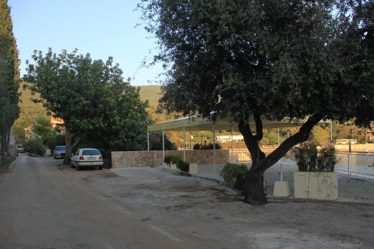 Apartments By The Sea Molunat, Dubrovnik - 8550 Kültér fotó